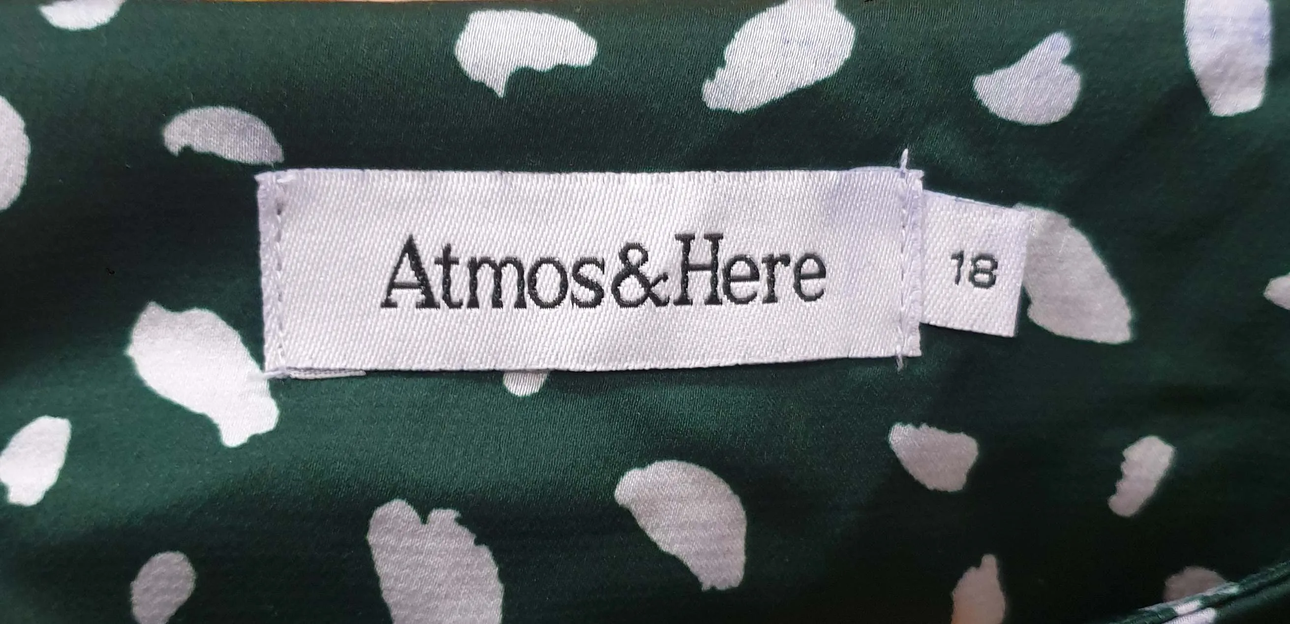 Atmos & Here green print half sleeve top size 18