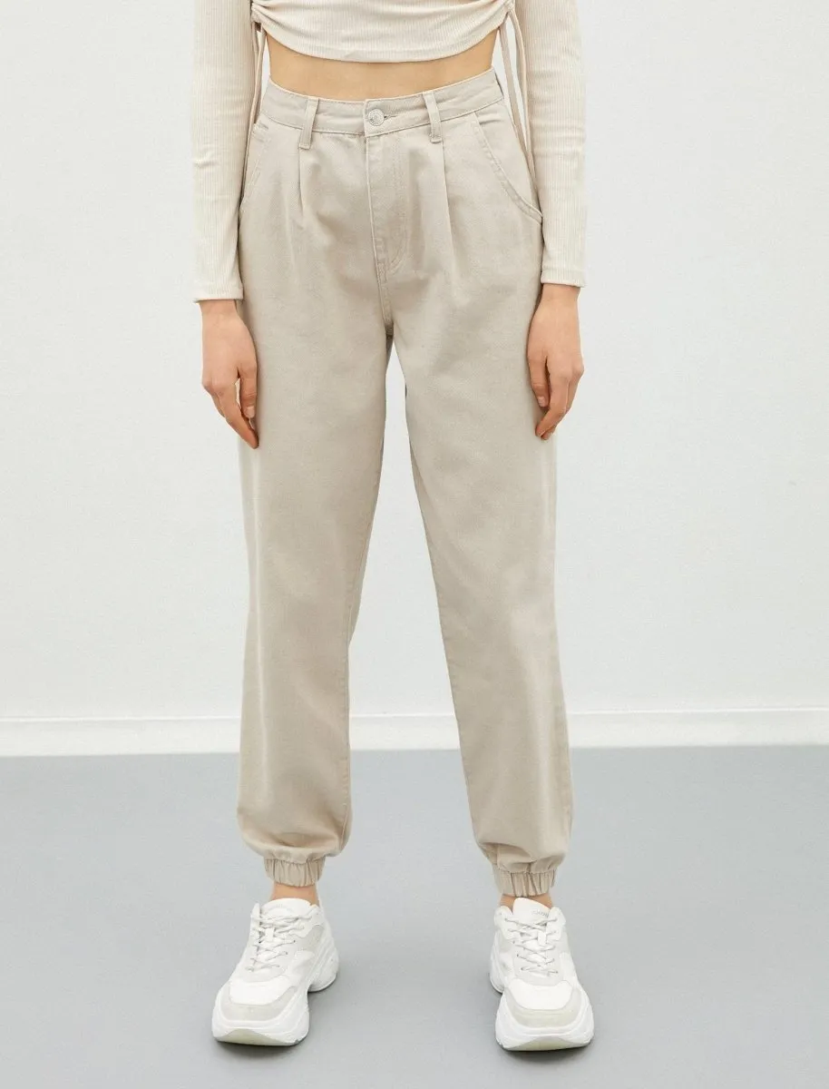 Twill Jogger Pants in Dune