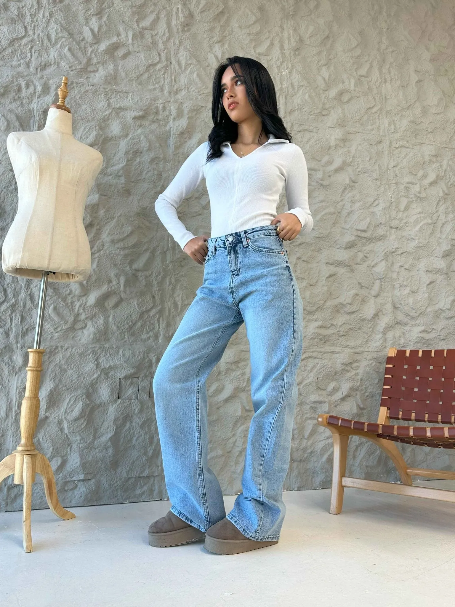 Wide Leg - Light Iced Blue Wash Jeans.