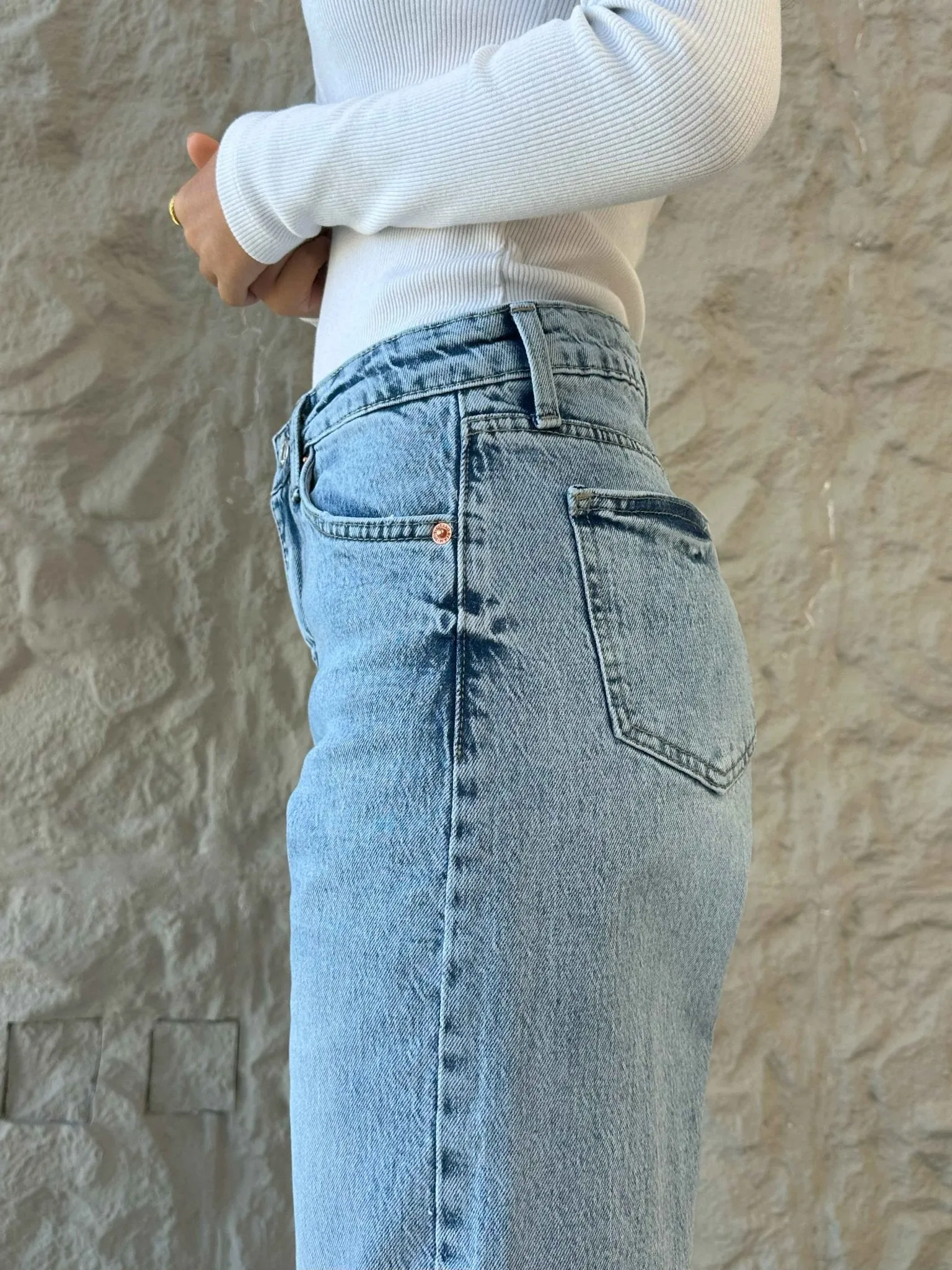 Wide Leg - Light Iced Blue Wash Jeans.