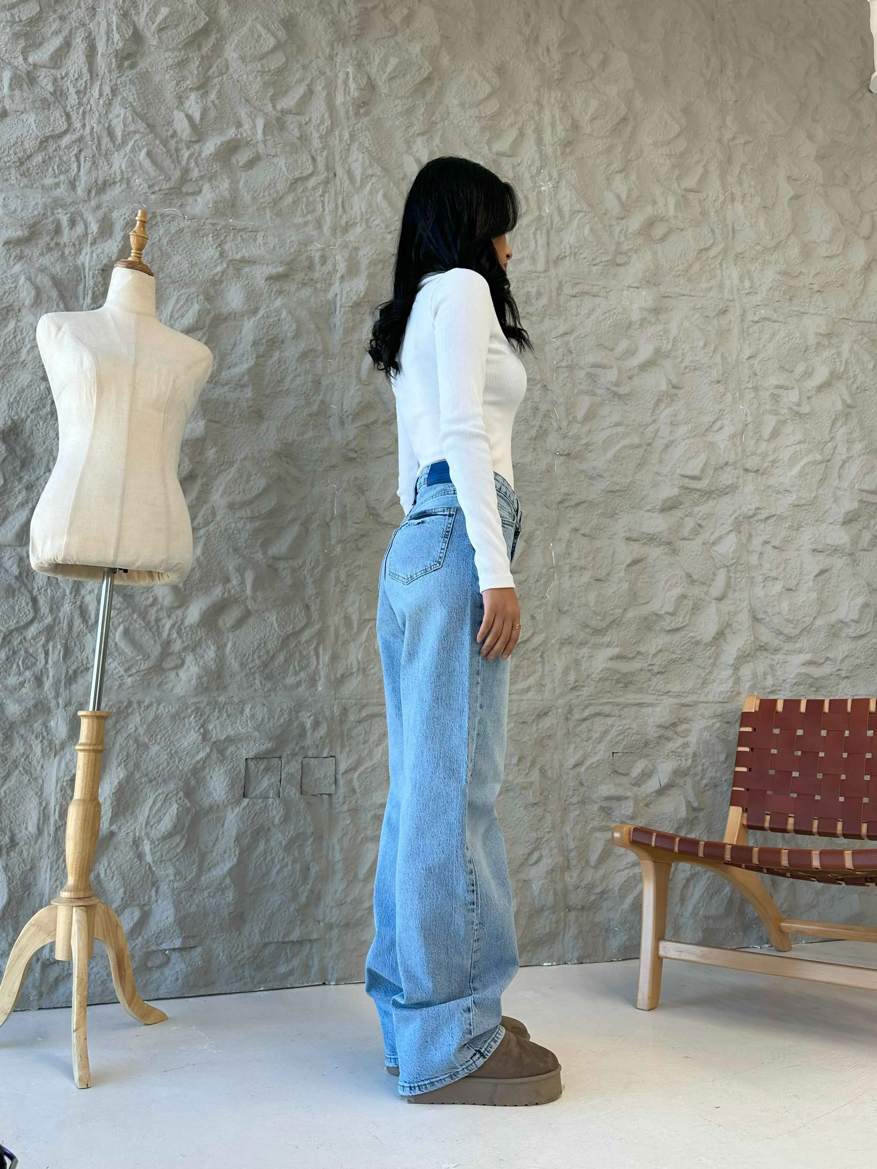 Wide Leg - Light Iced Blue Wash Jeans.
